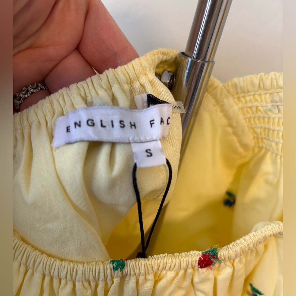 NWOT English Factory Yellow Scalloped Blouse with Floral Embroidery - Picture 3 of 5